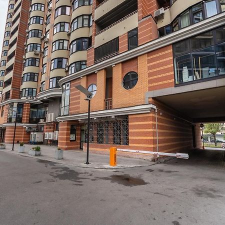 New Building Near Arena City Lesi Ukrainky 7A Київ Екстер'єр фото