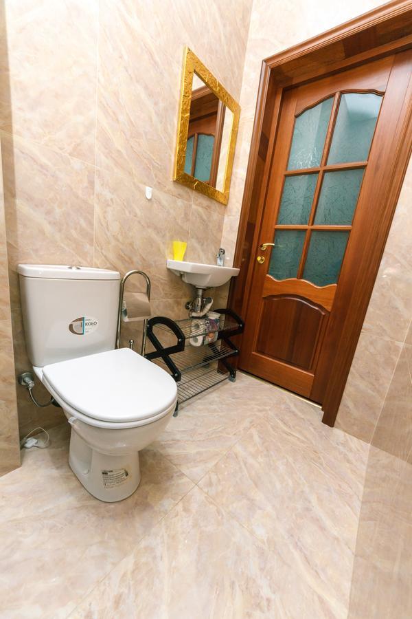 New Building Near Arena City Lesi Ukrainky 7A Київ Екстер'єр фото