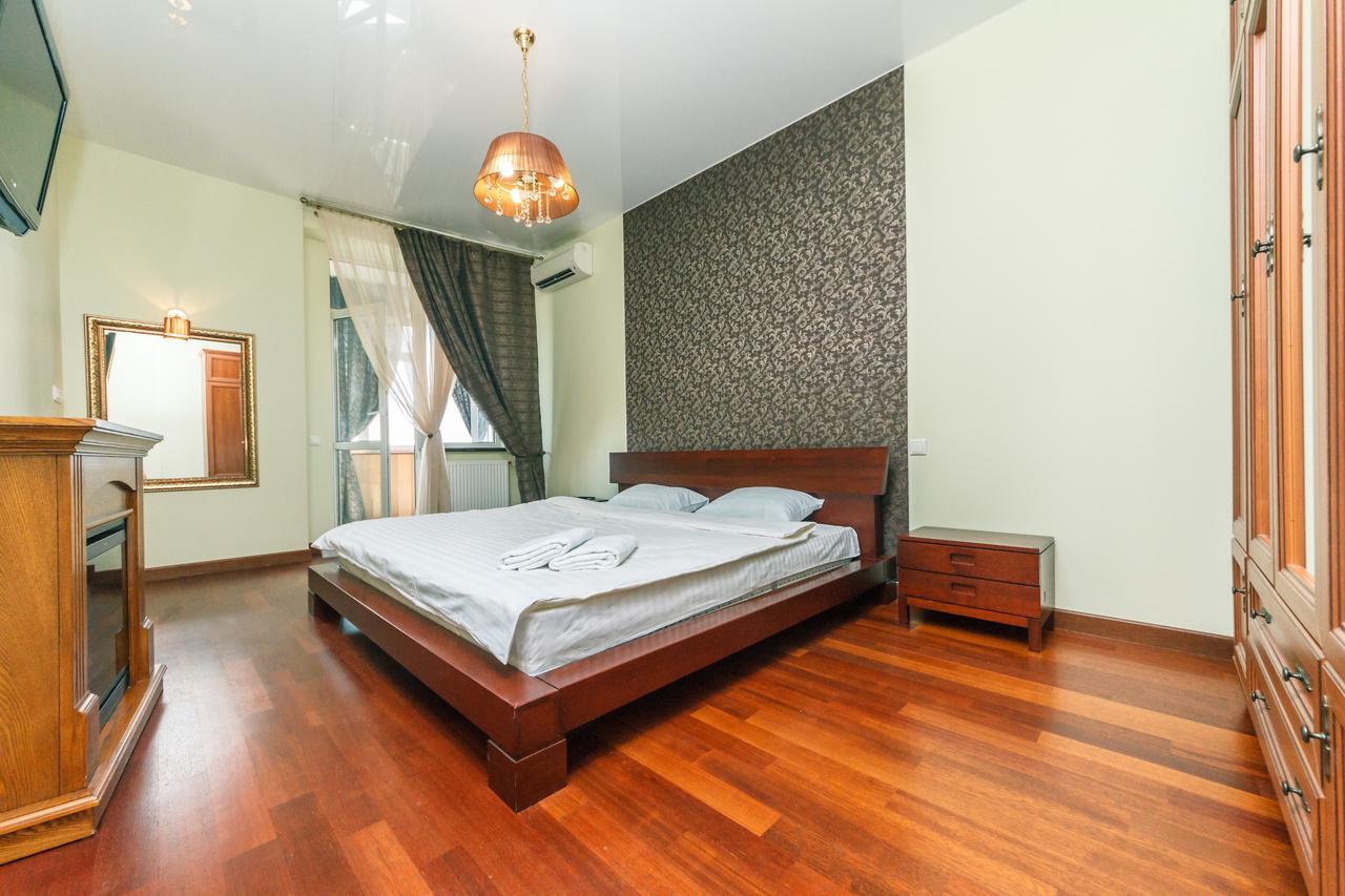 New Building Near Arena City Lesi Ukrainky 7A Київ Екстер'єр фото